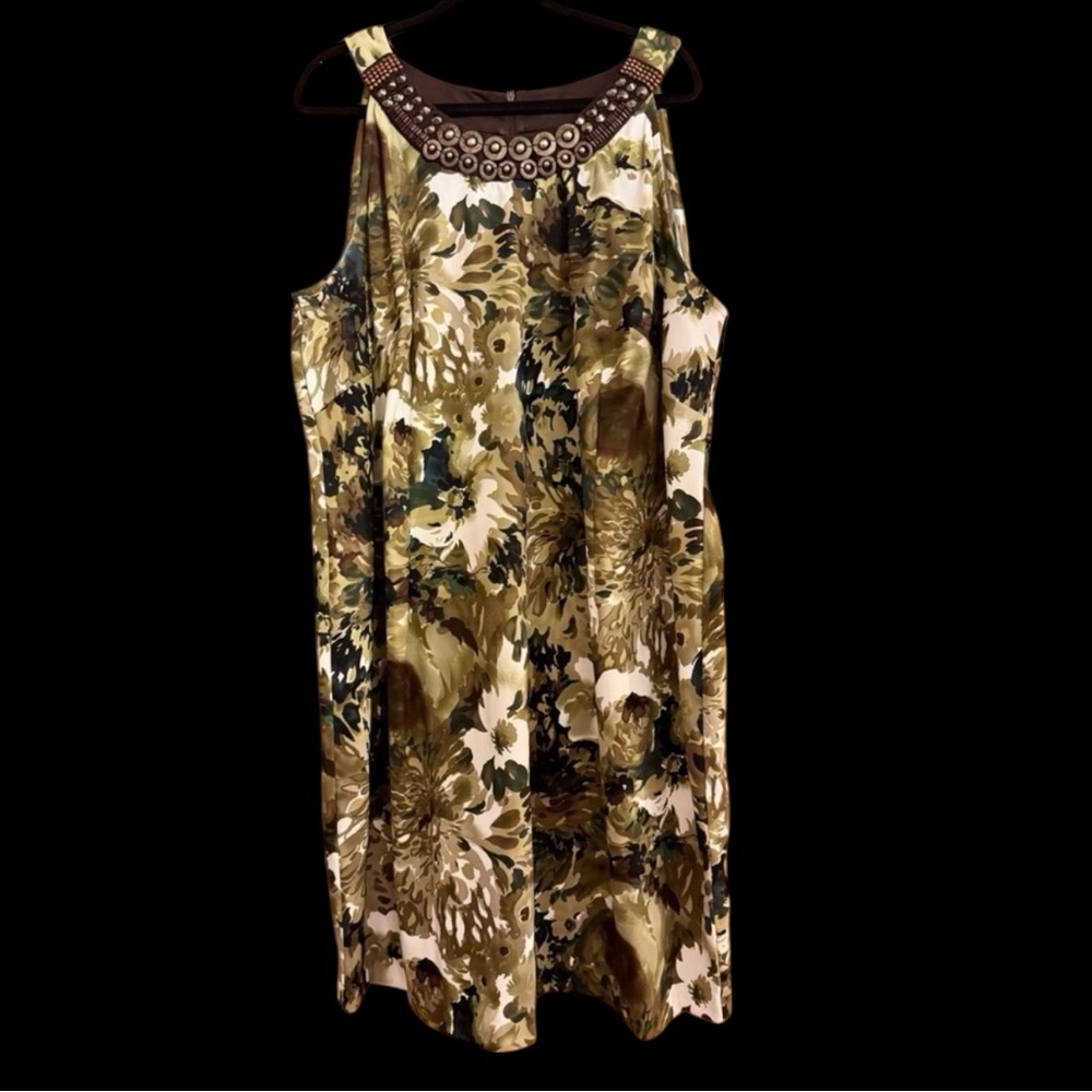 Women’s Size 24 Dress Barn Round Halter Dress. EUC only worn once. Very cute